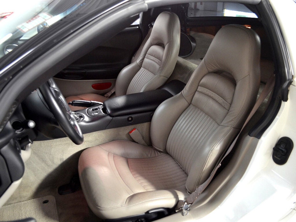 2004 Chevrolet Corvette 2DR CPE