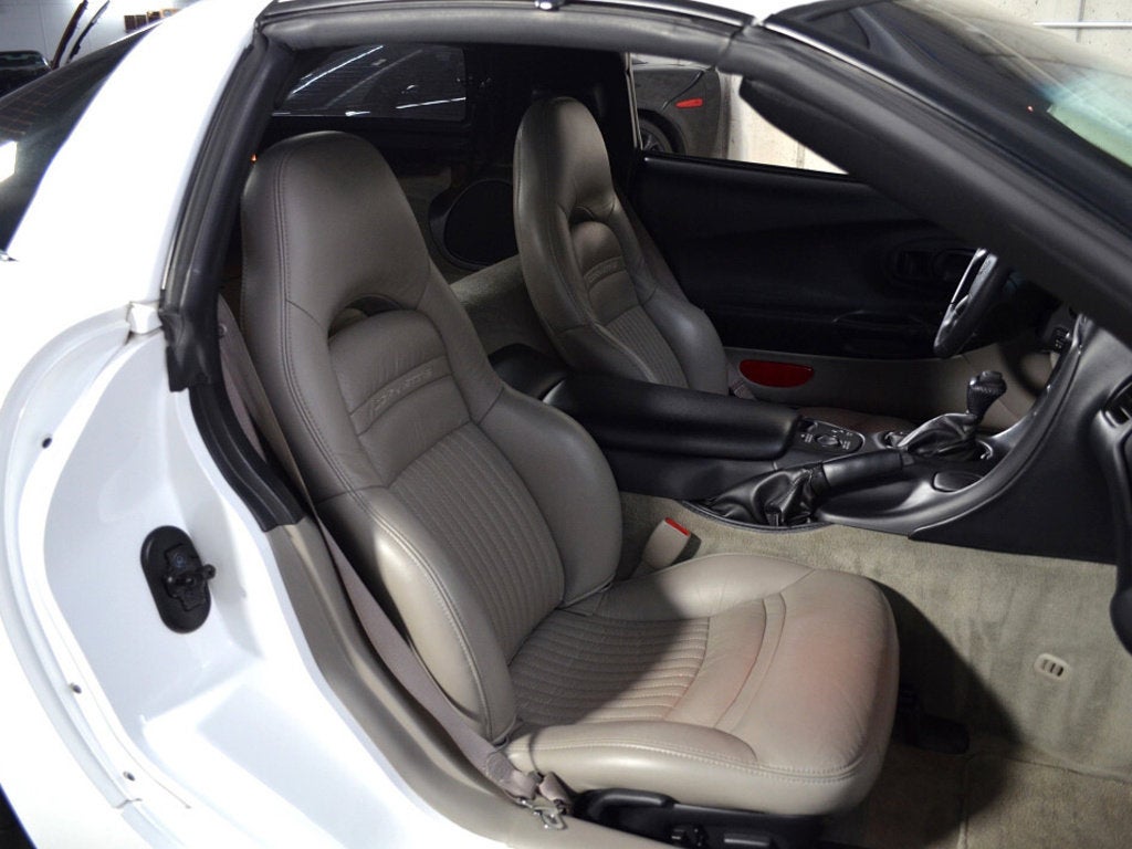 2004 Chevrolet Corvette 2DR CPE