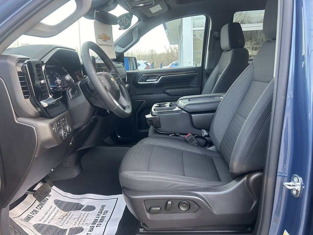 2024 Chevrolet Silverado 1500 LT (2FL)