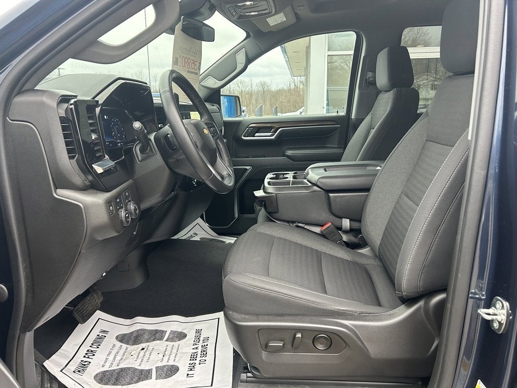 2022 Chevrolet Silverado 1500 LT (2FL)