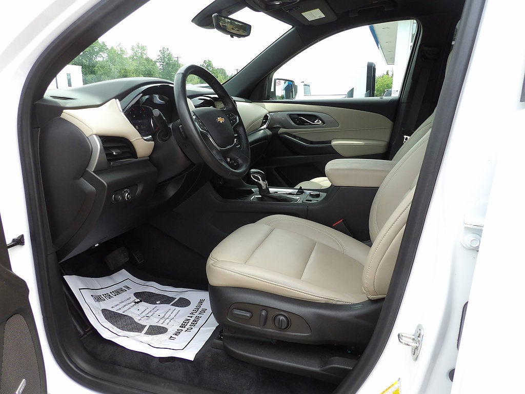 2022 Chevrolet Traverse LT Leather