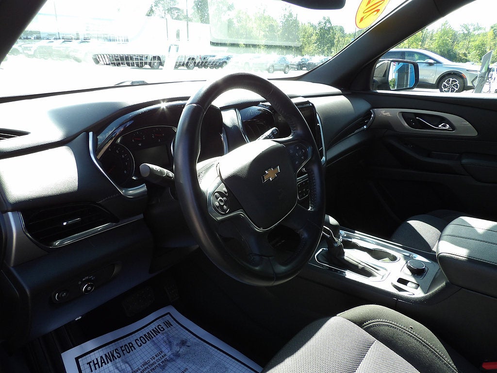 2022 Chevrolet Traverse LT Cloth