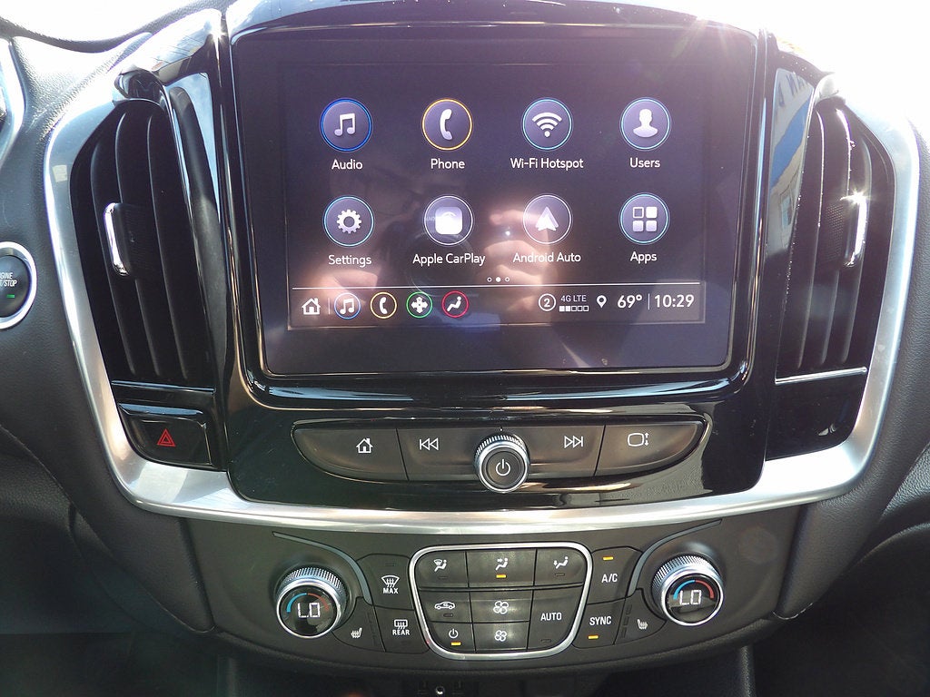 2022 Chevrolet Traverse LT Cloth