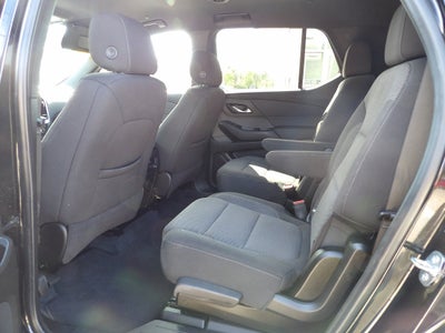 2022 Chevrolet Traverse LT Cloth
