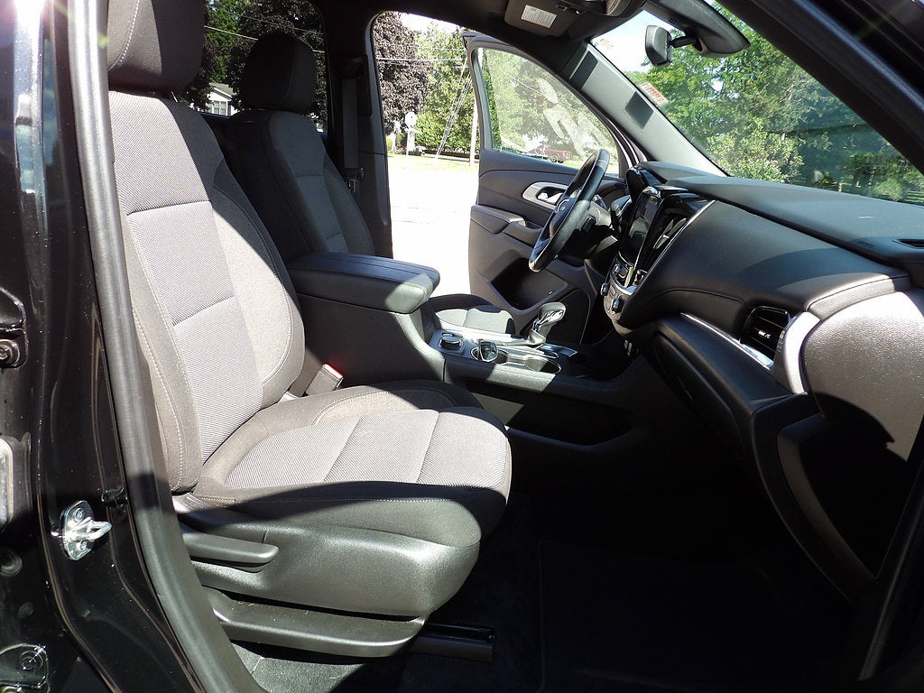 2022 Chevrolet Traverse LT Cloth