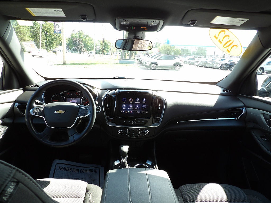 2022 Chevrolet Traverse LT Cloth