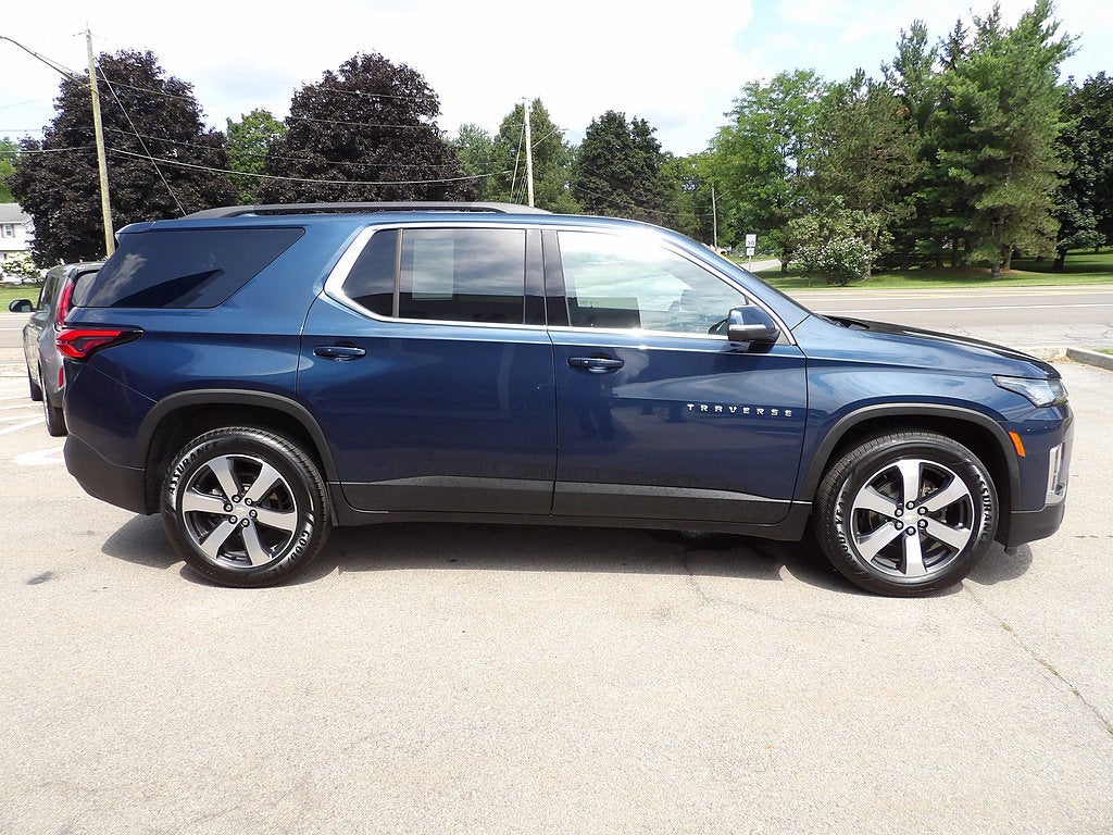 2023 Chevrolet Traverse LT Leather