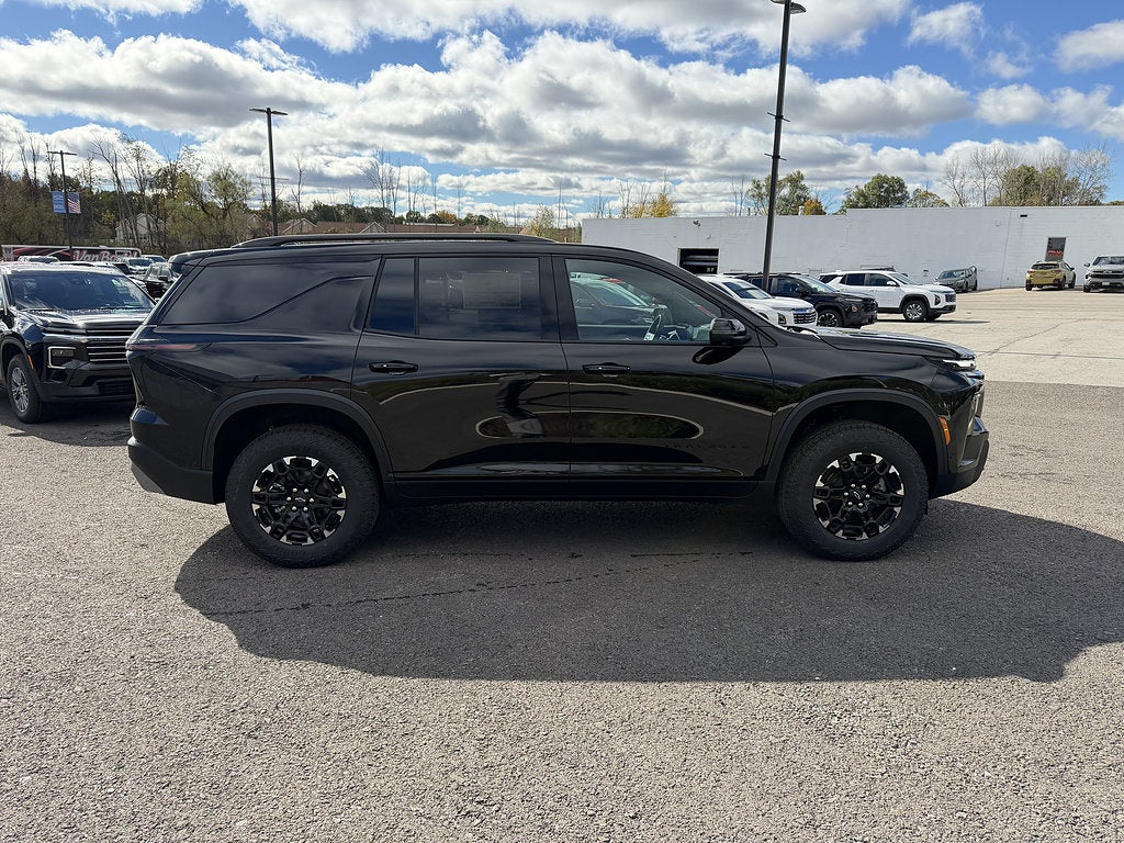 2027 Chevrolet Traverse Z71 - Photo 7