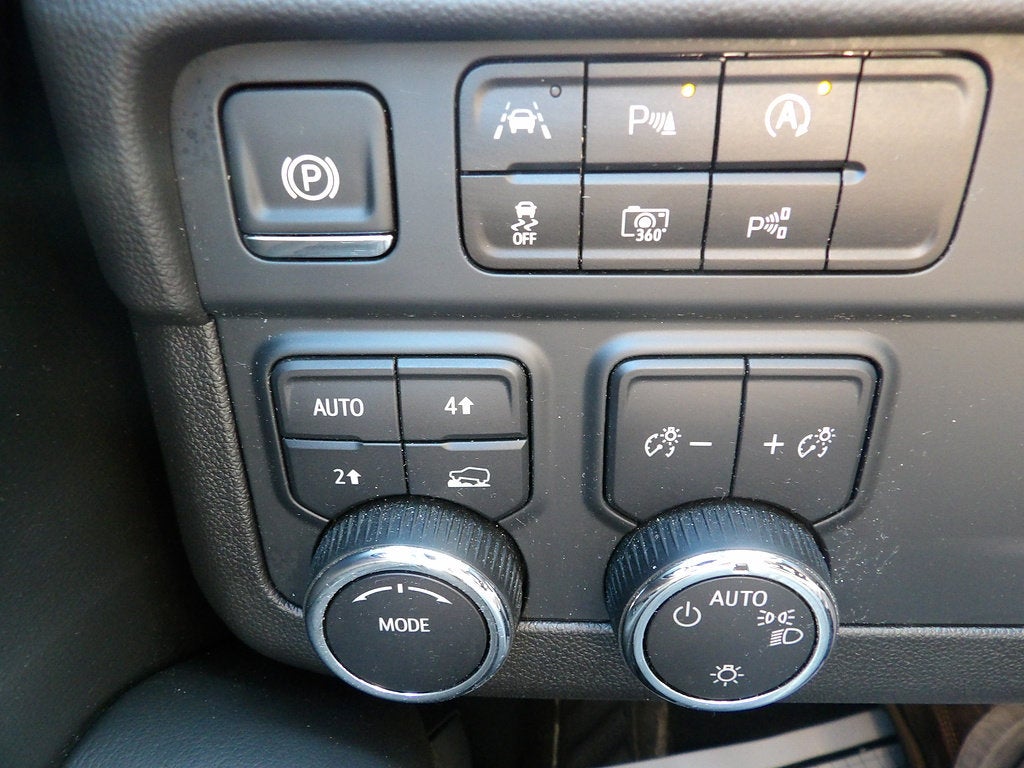 2025 Chevrolet Tahoe LS