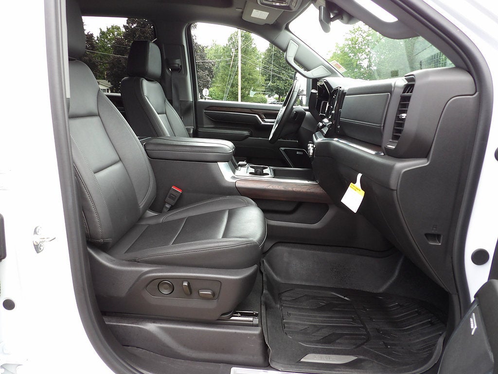 2025 GMC Sierra 3500 HD SLT