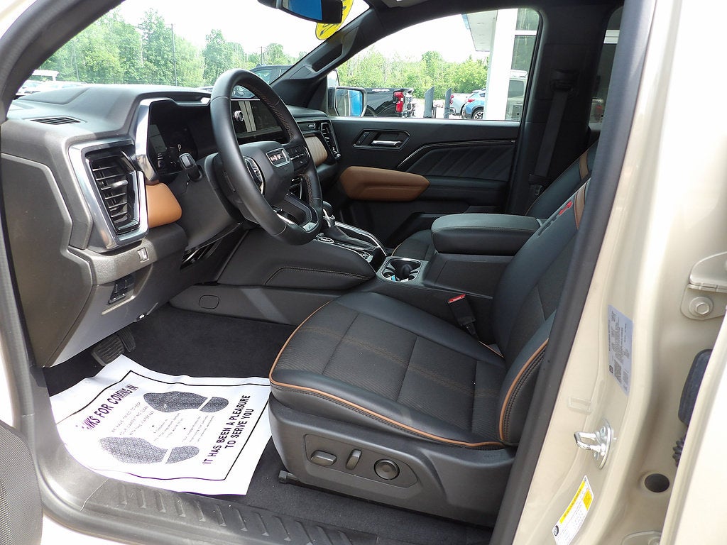 2024 GMC Canyon AT4