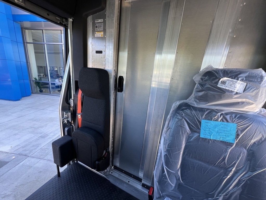 2025 Chevrolet BrightDrop 400 AWD 400