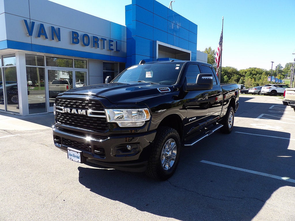 2024 RAM 2500 Big Horn Crew Cab 4x4 6'4" Box