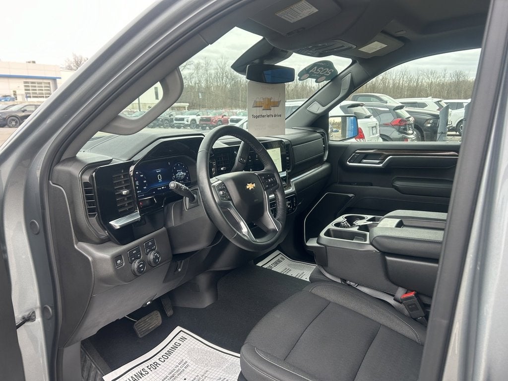 2024 Chevrolet Silverado 1500 LT (2FL)