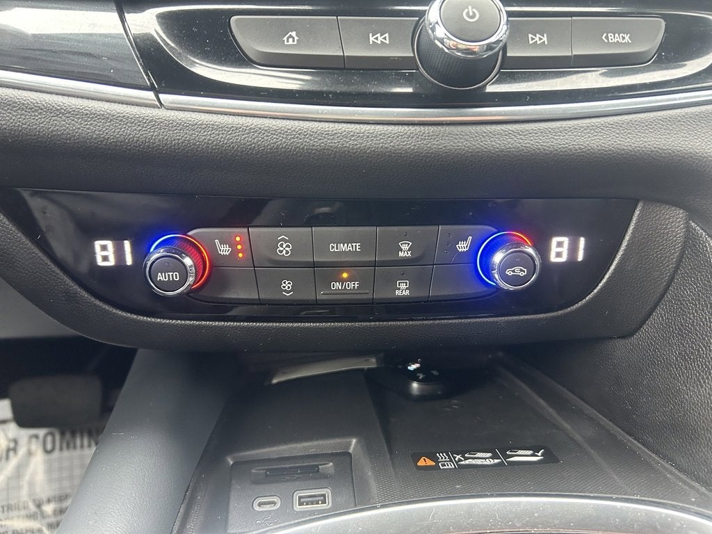 2023 Buick Enclave Essence