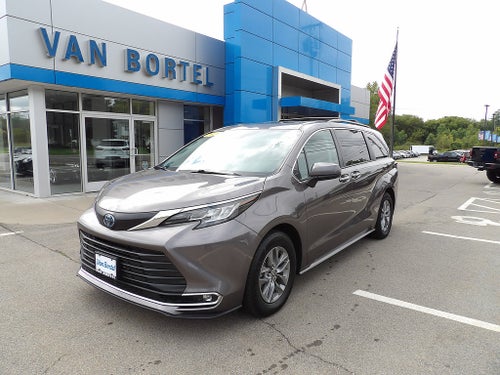 2022 Toyota Sienna XLE