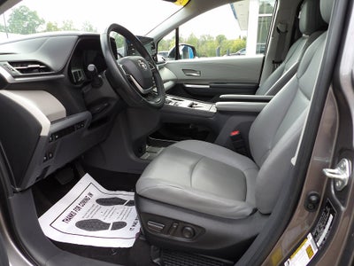 2022 Toyota Sienna XLE