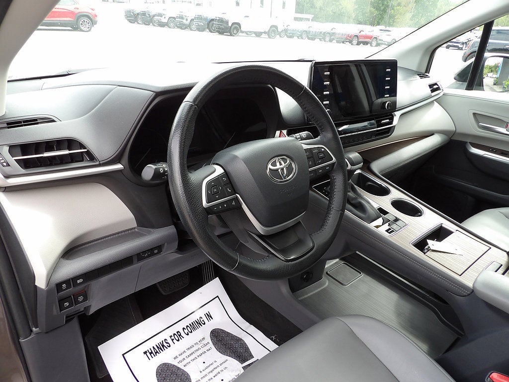 2022 Toyota Sienna XLE