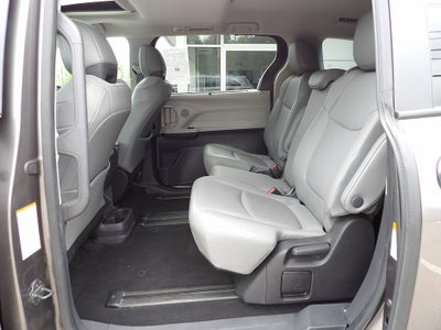 2022 Toyota Sienna XLE