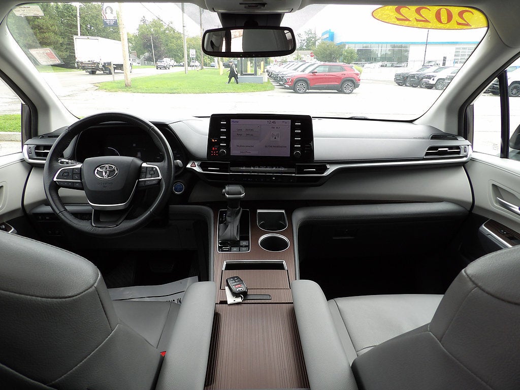 2022 Toyota Sienna XLE