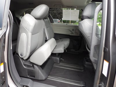 2022 Toyota Sienna XLE