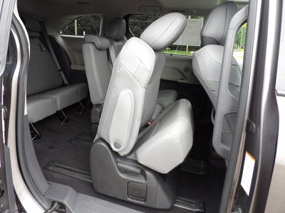 2022 Toyota Sienna XLE