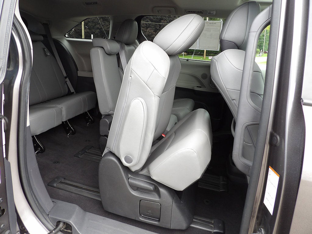 2022 Toyota Sienna XLE