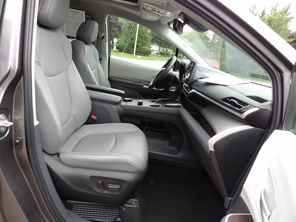 2022 Toyota Sienna XLE