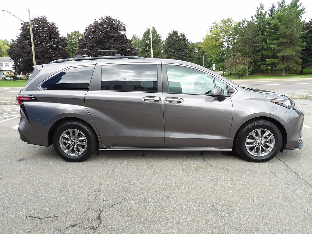 2022 Toyota Sienna XLE