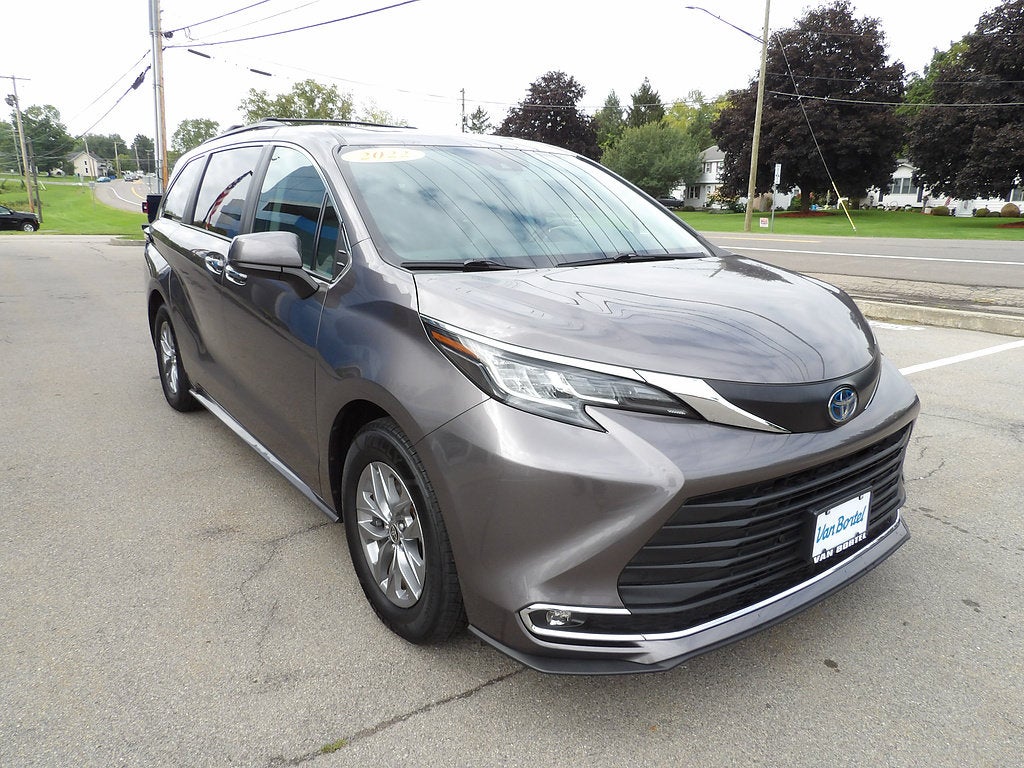 2022 Toyota Sienna XLE