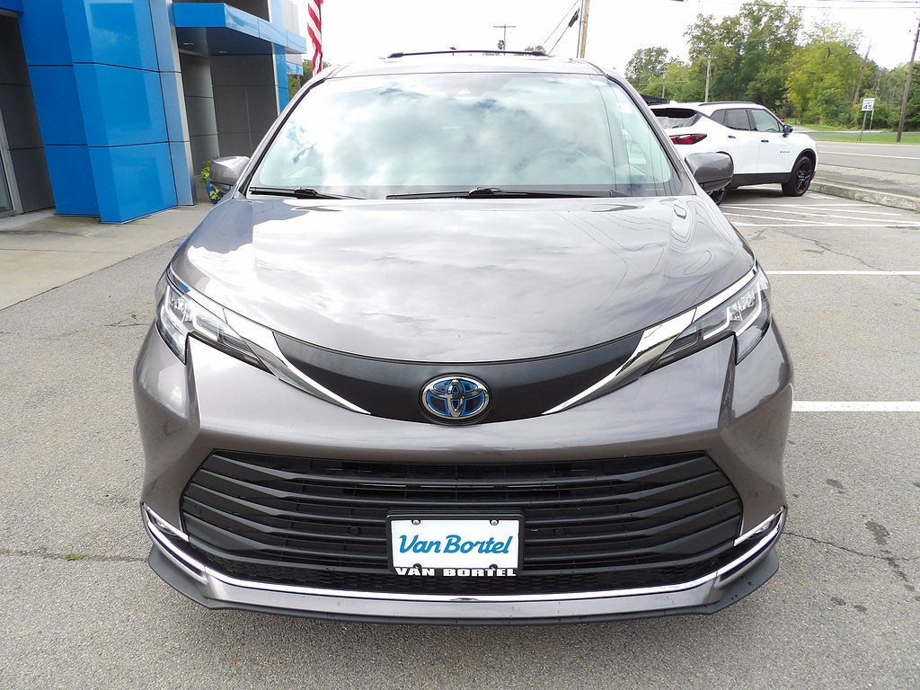 2022 Toyota Sienna XLE