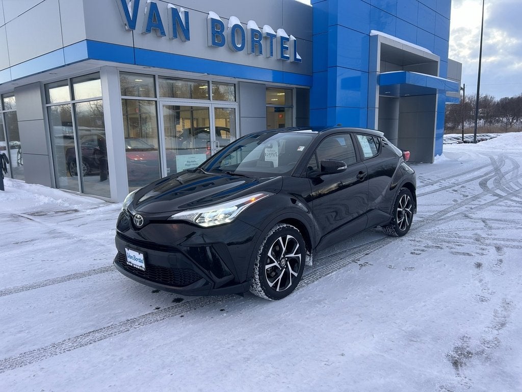 2022 Toyota C-HR XLE