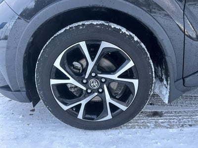 2022 Toyota C-HR XLE