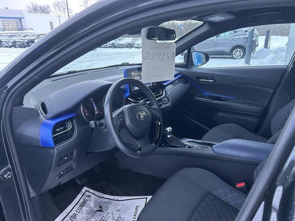 2022 Toyota C-HR XLE