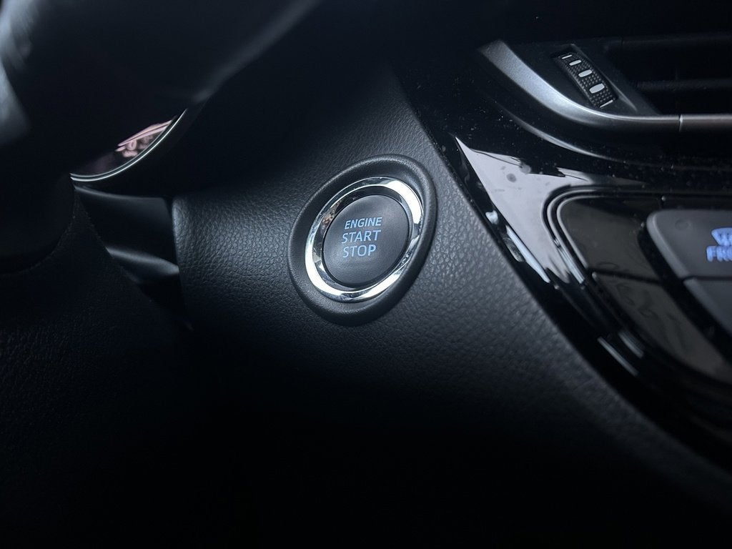 2022 Toyota C-HR XLE