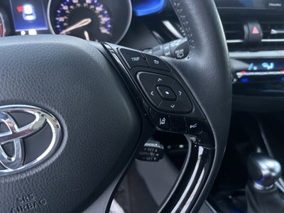 2022 Toyota C-HR XLE