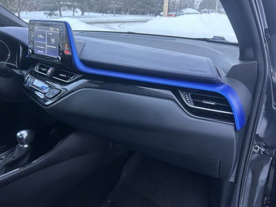 2022 Toyota C-HR XLE