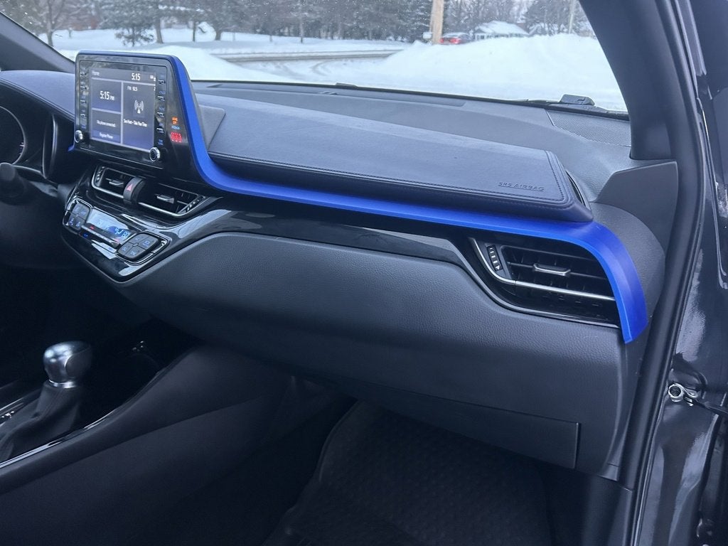 2022 Toyota C-HR XLE