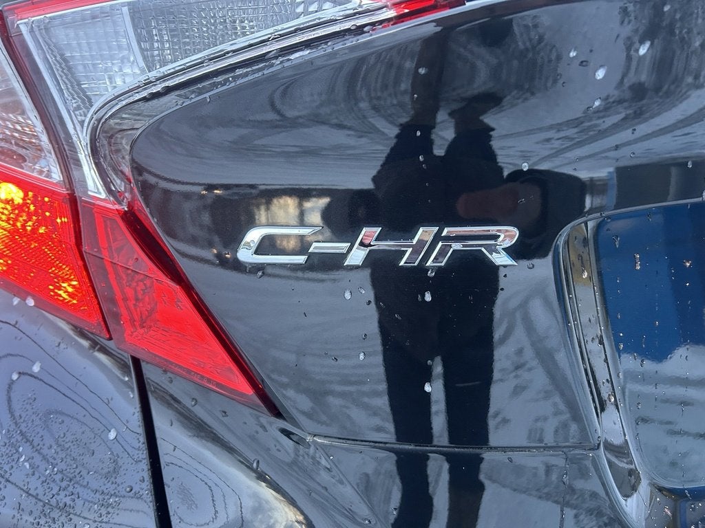 2022 Toyota C-HR XLE