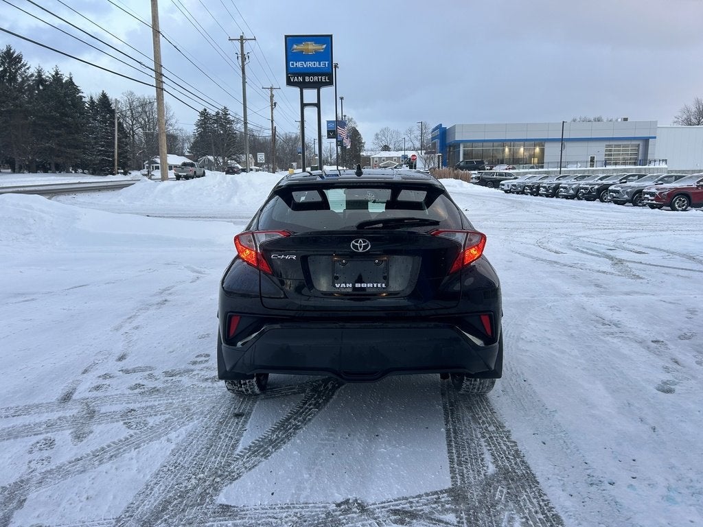 2022 Toyota C-HR XLE