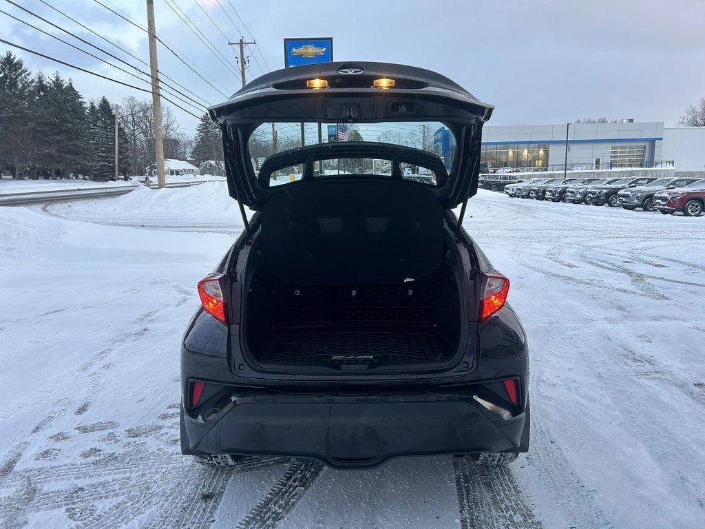 2022 Toyota C-HR XLE